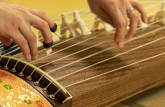 新しい音楽を弾きたいという夢を叶えます | 東京の箏教室なら小澤千絵子箏教室